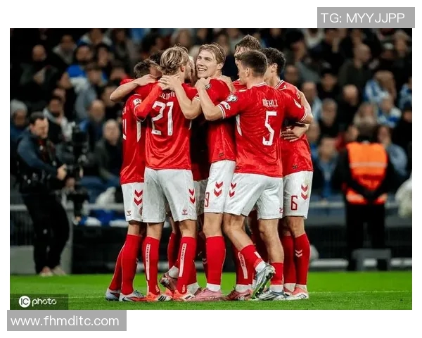 丹麦队在国际赛场上的双重挑战与自我较量分析